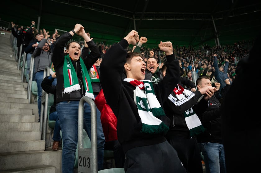 Kibice na meczu Śląska z Widzewem (2 marca 2024) na Tarczyński Arenie